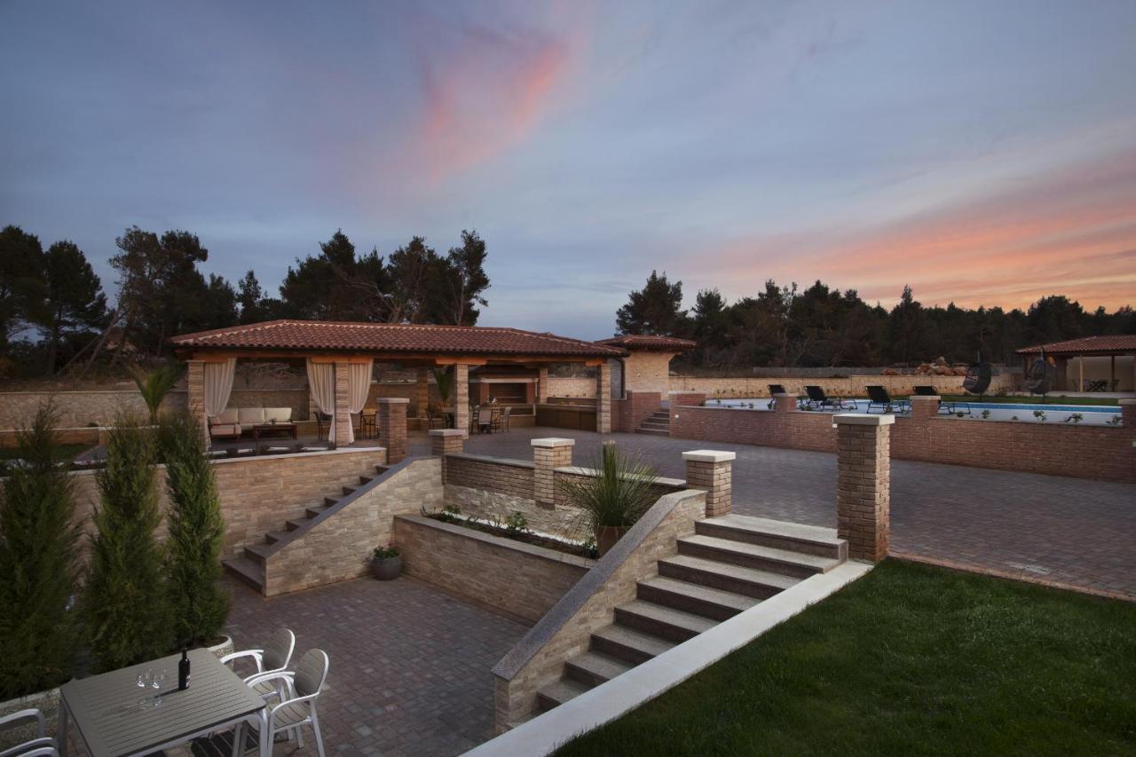 Villa Malibu One Вир Екстер'єр фото