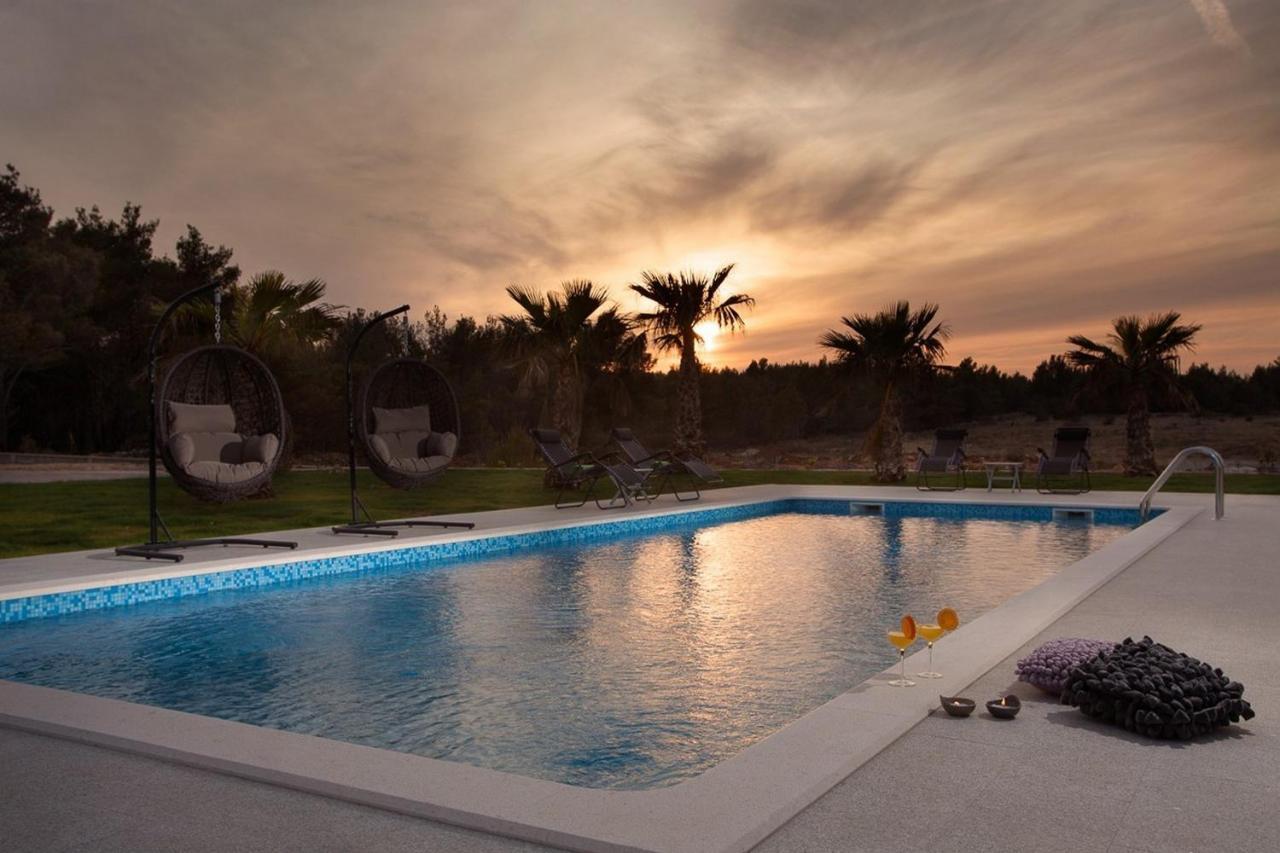 Villa Malibu One Вир Екстер'єр фото