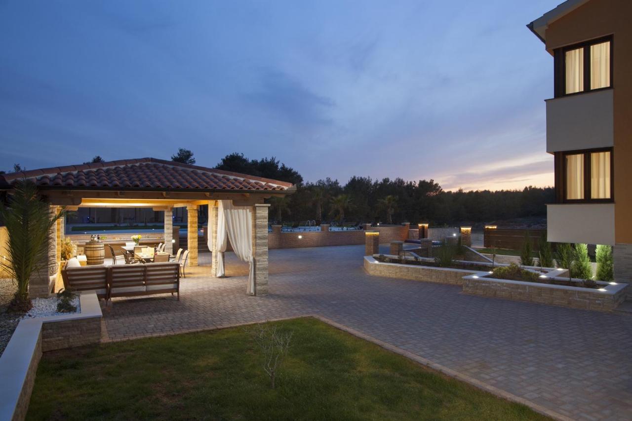 Villa Malibu One Вир Екстер'єр фото