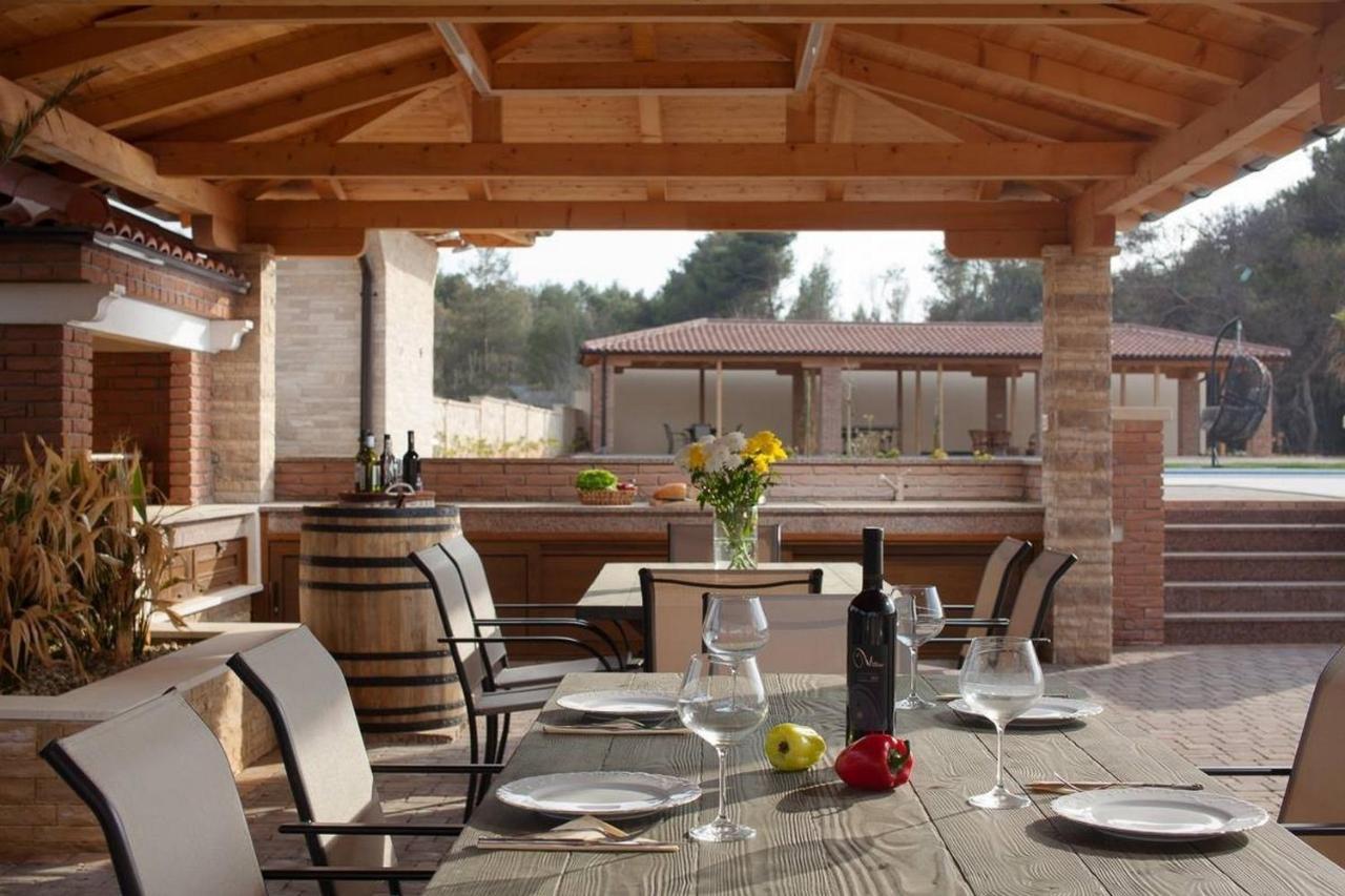Villa Malibu One Вир Екстер'єр фото