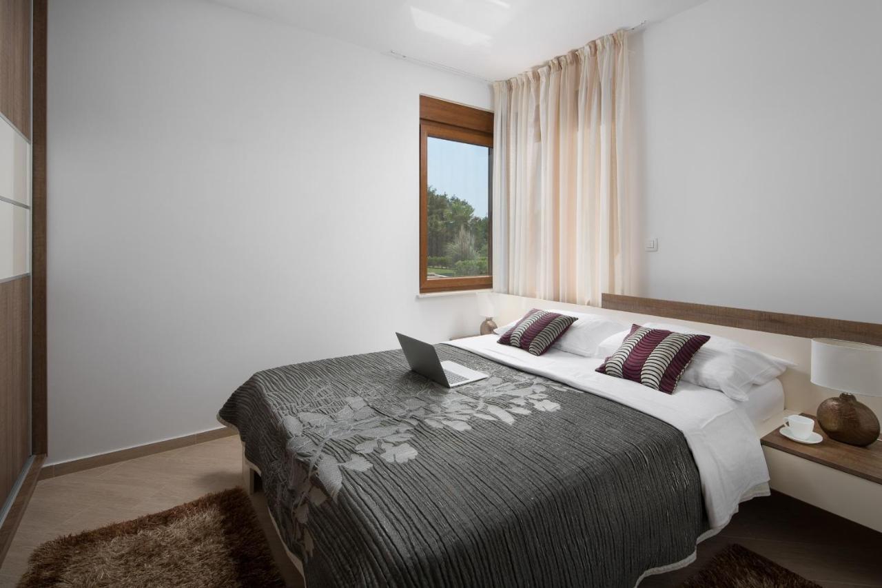 Villa Malibu One Вир Екстер'єр фото